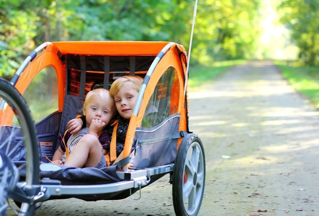 Burley Bee Double Bike Trailer Hire -Family cycling in Peak District-Peakbikestation.